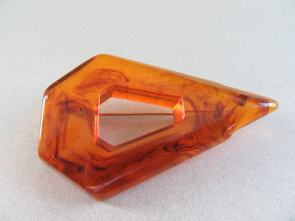 Vintage Bakelite Pin Art Deco Iced Tea 