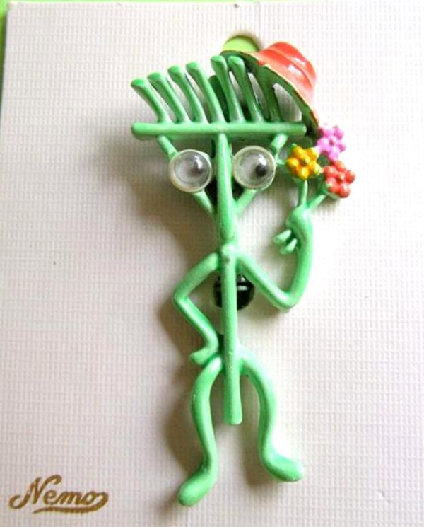 Vintage Anthropomorphic Rake Pin Google Eyes Nemo 