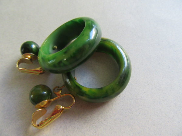 Green Bakelite Hoop Earrings Vintage Jewelry 