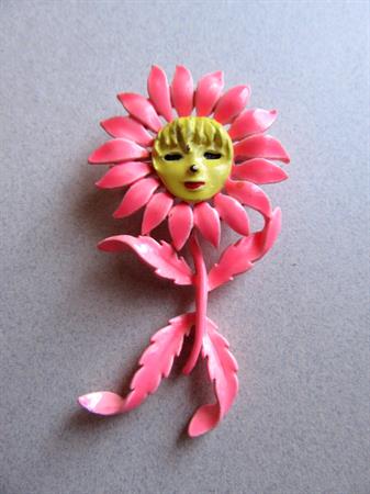  Vintage Anthropomorphic Pin Pink Daisy Face Flower RARE Signed JJ Figural