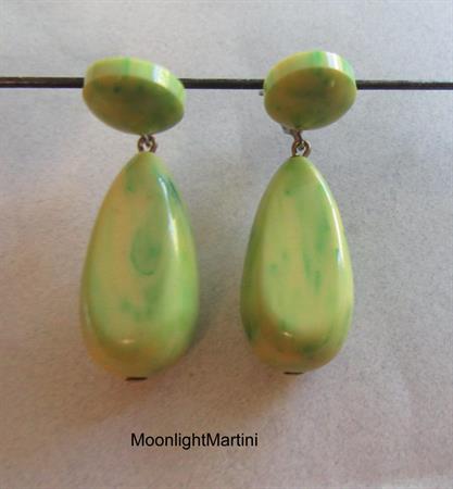 Mid Century Bakelite Earrings Chunky Green Apple Swirl Clip Ons MCM Vintage Costume Jewelry Yellow Green 