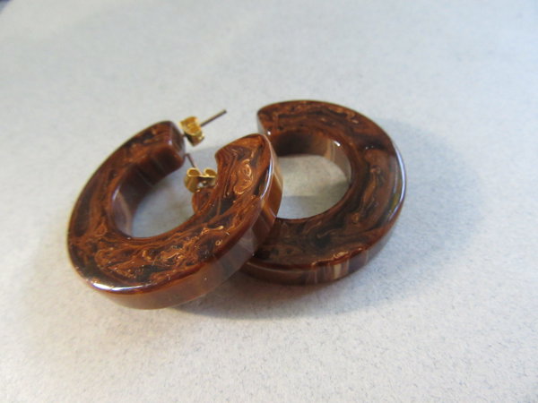Bakelite Pierced Earrings Mississippi Mud Vintage Jewelry