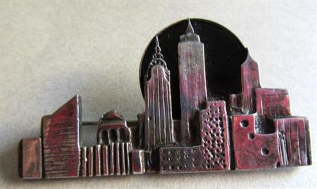 1980s New York City Skyline Sterling Pin Onyx Fine Jewelry