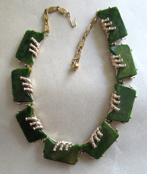 Bakelite Choker Necklace Signed ART Vintage Jewelry 