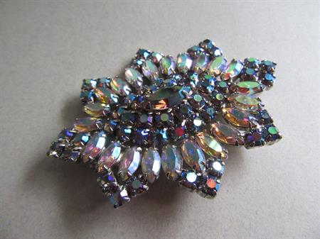 Vintage Aurora Borealis Rhinestone Pin Beauty!
