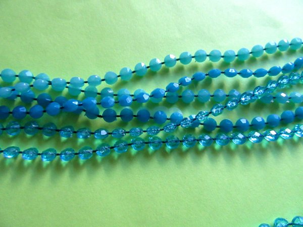 1960's Mod Blue Necklace Vintage Jewelry 