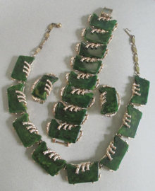 Vintage Bakelite Necklace Set Signed ART Signed Jewelry