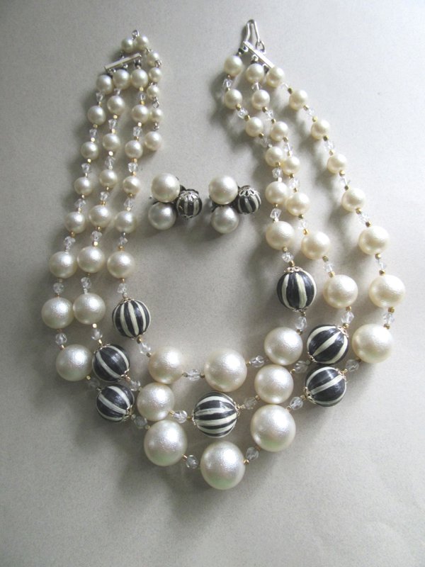Vintage Black White Necklace Set Japan 1950's Accessories