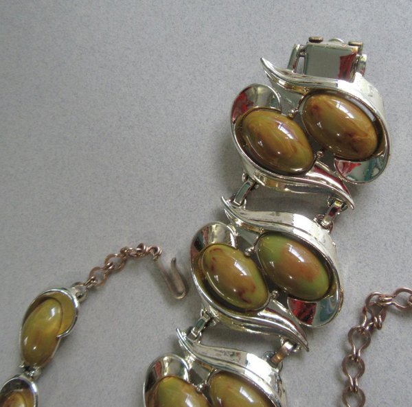 Vintage Bakelite Necklace Set Signed Charel 