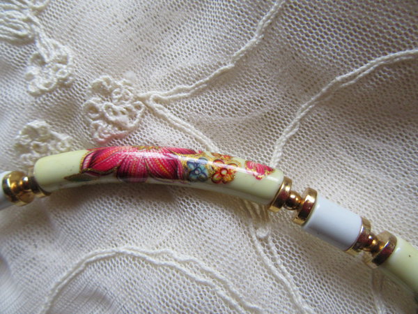 1970's Floral Glass Necklace Japan Vintage Jewelry