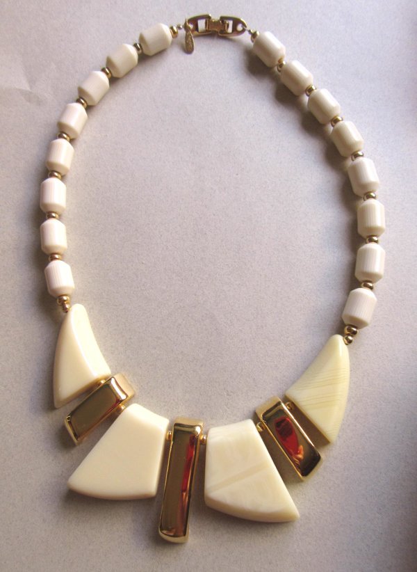 1980's Napier Lucite Necklace Signed Vintage Jewelry Cleopatra