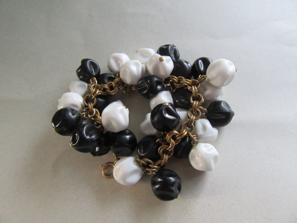 Vintage Lucite Cha Cha Bracelet Black And White 1950's Jewelry