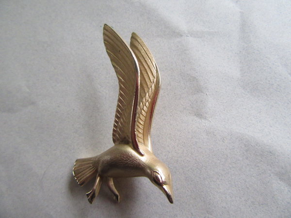 Vintage Seagull Pin Figural Jewelry Ocean Bird 