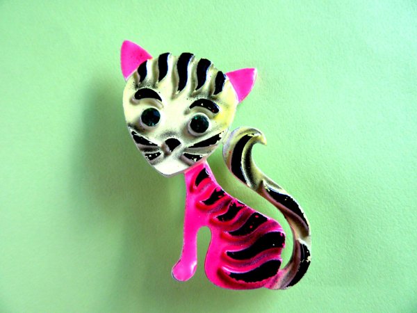 1960's Mod Tiger Pin Vintage Jewelry Anthropomorphic 