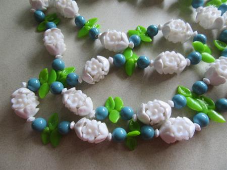 Vintage Mod Flower Necklace White blue Green Destash Repurpose Summer Costume Jewelry 1960's Accessories