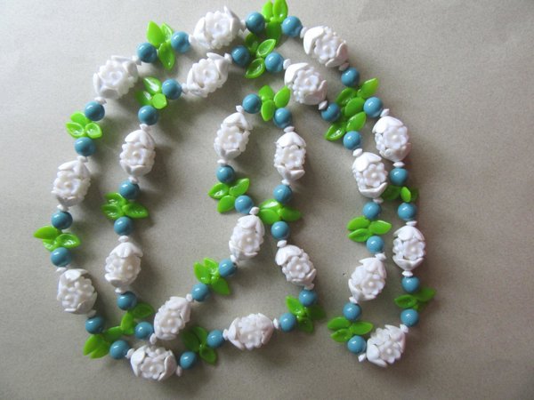 Vintage Mod Flower Necklace 1960's Accessories