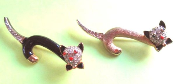 Vintage Cat  Pins Set Signed Craft 