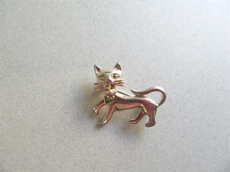 Cat Pin Petite Sterling Silver Brooch with Heart Charm Collar Fine Jewelry 3.2 Grams New Kittie Kitty Vet Gift