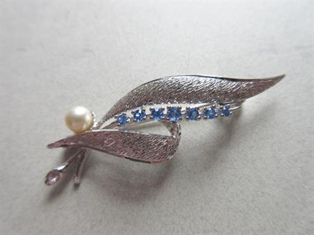 Sterling Silver Genuine Pearl Pin Mid Century Brooch Vintage Fine Jewelry Mid Century Blue stones 7.1 Grams