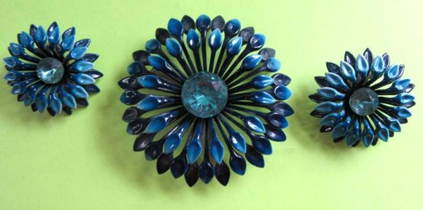 Mod Blue Rhinestone Flower Pin Set Vintage Jewelry