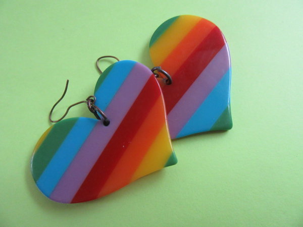 1980's Lucite Rainbow Heart Earrings 