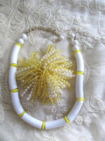 Mod 1960's Brooch Pin  Hong Kong White and Yellow Choker Plastic Necklace Vintage Costume Jewelry Groovy GO GO Twiggy