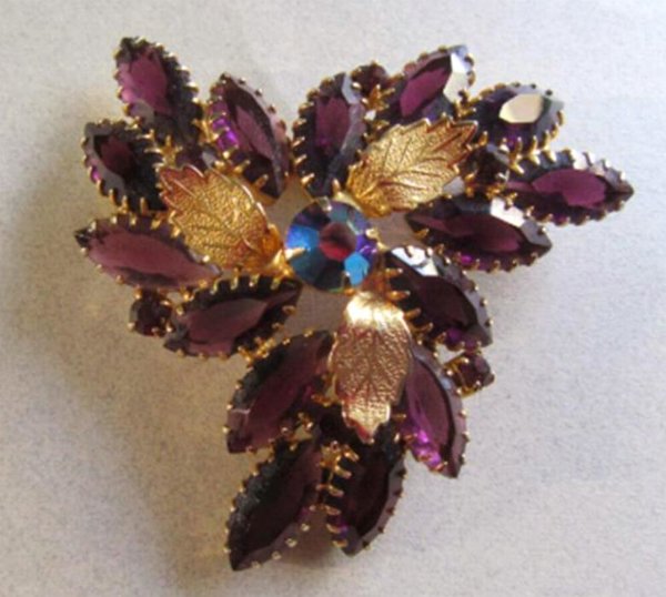 Juliana Purple Rhinestone Pin DeLizza and Elster Vintage Jewelry 