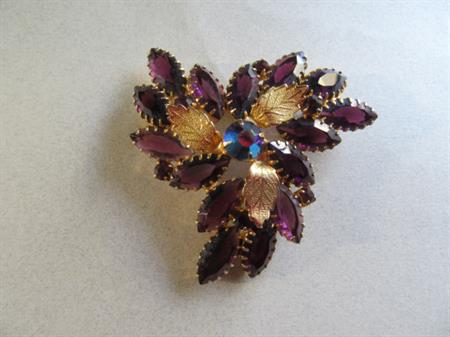 Juliana Purple Rhinestone Brooch DeLizza and Elster Pin Leaves Design 1950s Costume Jewelry 50's Accessories