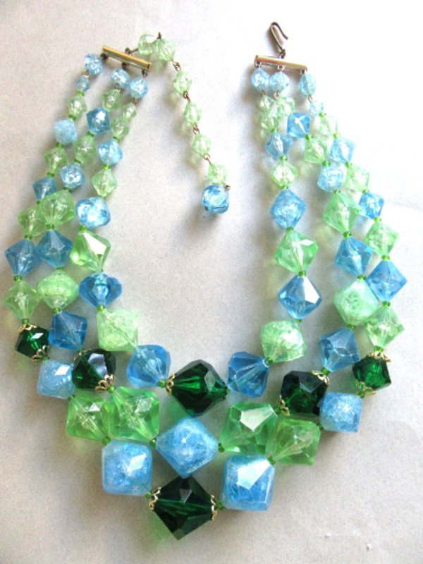 1950's Lucite Necklace Vintage Jewelry '50s Accessories