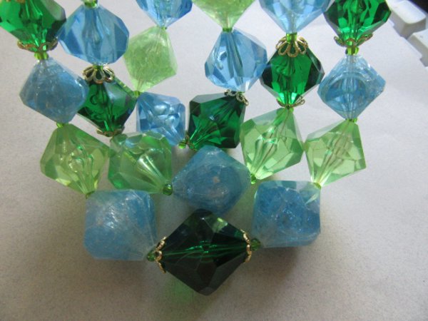 1950's Lucite Necklace Vintage Jewelry '50s Accessories