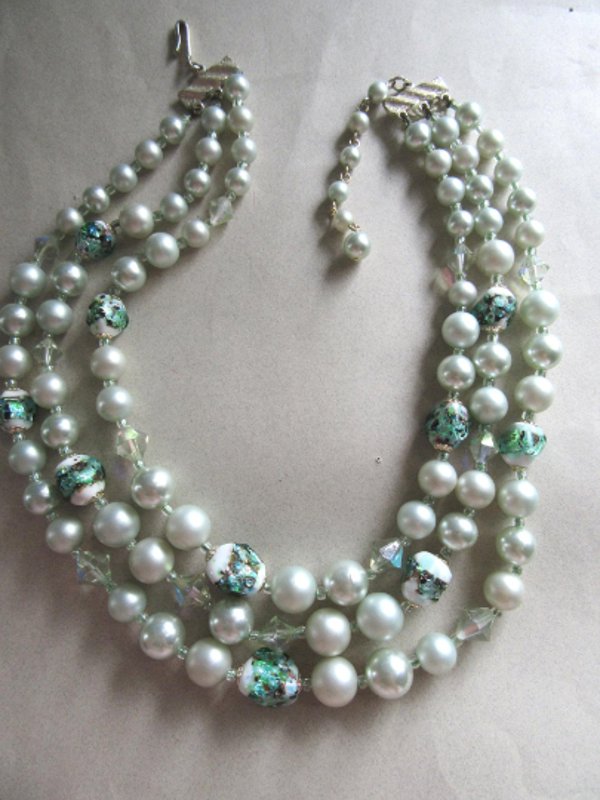 1950's Foile Green Art Glass Necklace Japan Vintage Jewelry