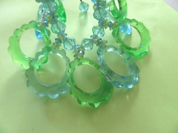 Mod 1960's Lucite Coker Necklace Vintage Jewelry 