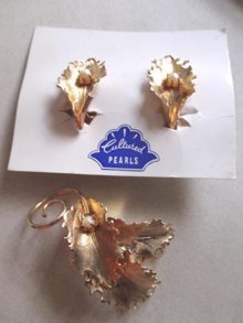 1950's Cultured Pearls Pin Set Vintage Jewelry