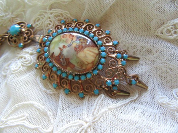 Victorian Style Glass Pendant Necklace Vintage Jewelry