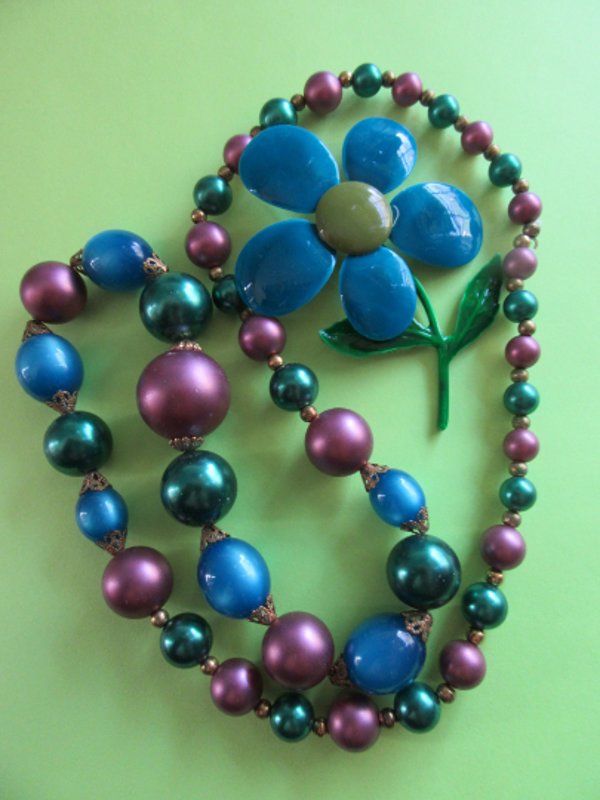 Vintage 1960's Mod Flower Pin And Necklace 60's Accessories