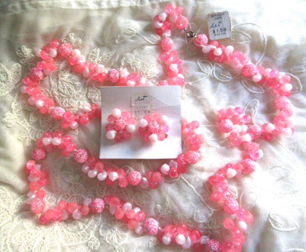 Mod 1960's Pink Shell Necklace Set Hong Kong Vintage  Jewelry