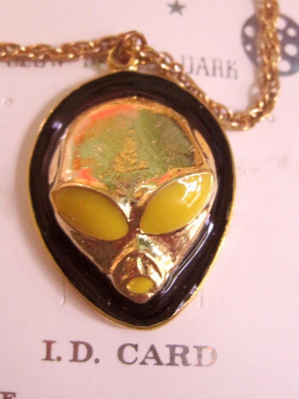 Vintage Alien Necklace Night Encounters Glow in Dark Area 51 UFO 