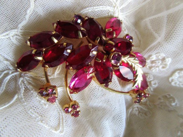 Vintage Pink And Red Rhinestone Pin 