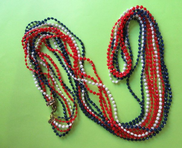 Mod 1960's Necklace Vintage Jewelry