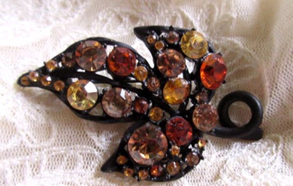 Vintage Rhinestone Leaf Pin 