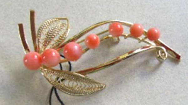 Genuine  Angel Skin Coral Pin Taiwan R.O. C.Vintage Jewelry