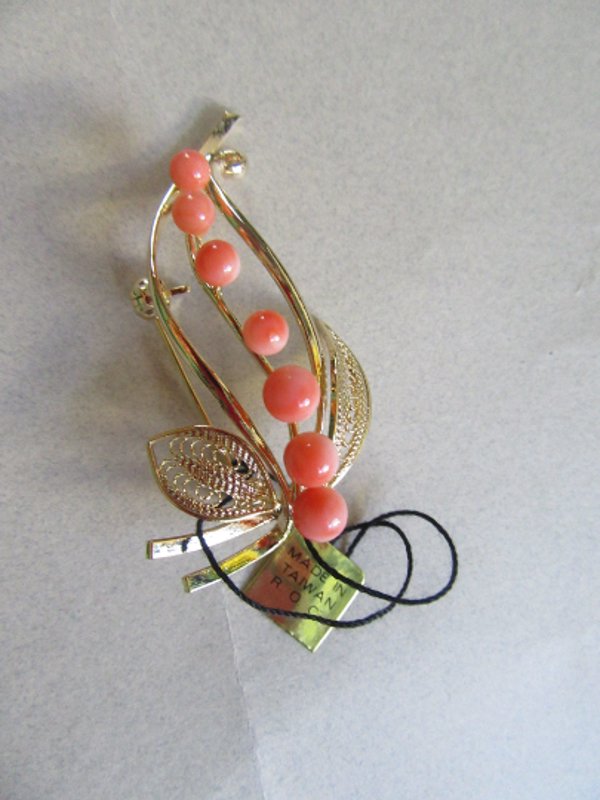 Genuine  Angel Skin Coral Pin Taiwan R.O. C.Vintage Jewelry