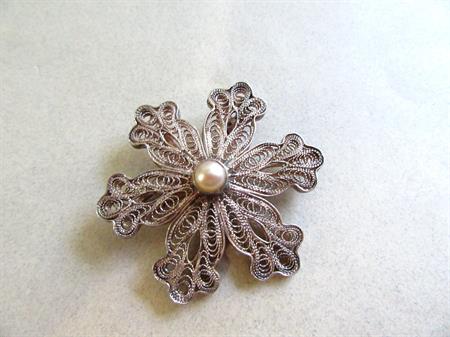 Sterling Spun Silver Snowflake Brooch Genuine Pearl Pin Vintage Fine Jewelry