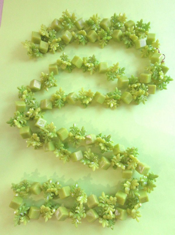 1960's Mod Green Necklace Hong Kong Vintage Jewelry