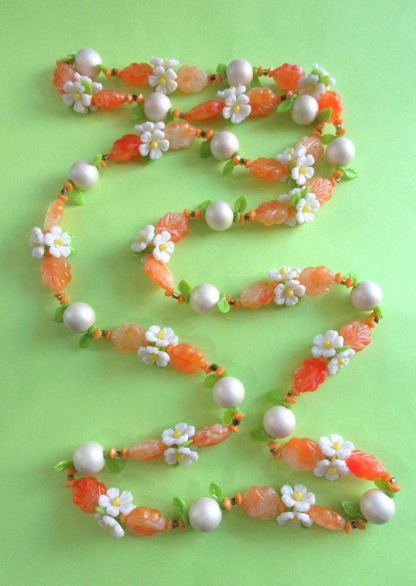 1960's Mod Daisy Necklace Vintage Jewelry Long Beads 