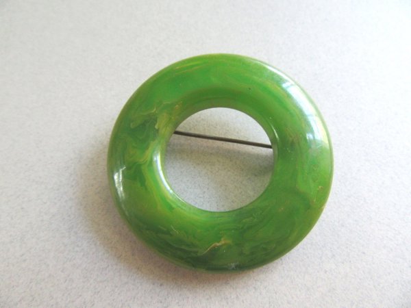 Vintage Bakelite Pin Apple Green Vintage  Jewelry 