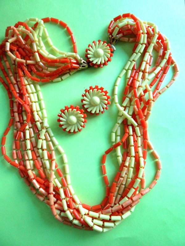 Mod 1960's Necklace Set Vintage Jewelry 
