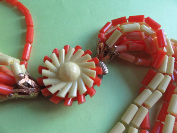 Mod 1960's Necklace Set Vintage Jewelry 