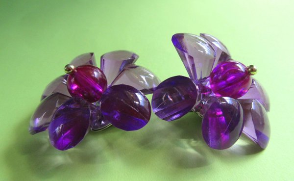 1980's Lucite Flower Earrings Vintage Jewelry
