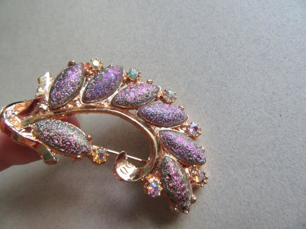 Art Glass Rhinestone Pin Vintage Jewelry 
